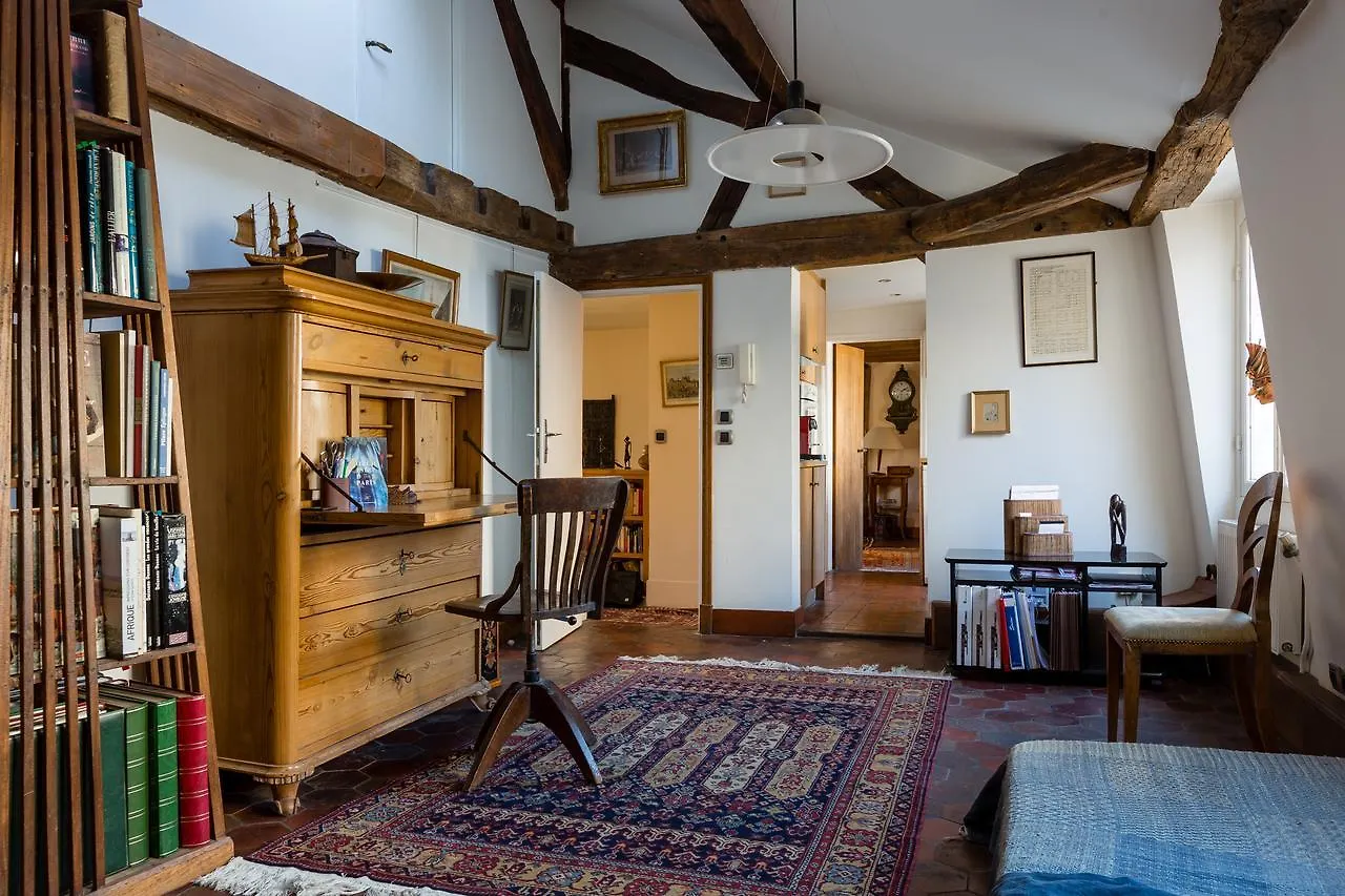 Appartement Veeve - Steps From The Louvre Parijs